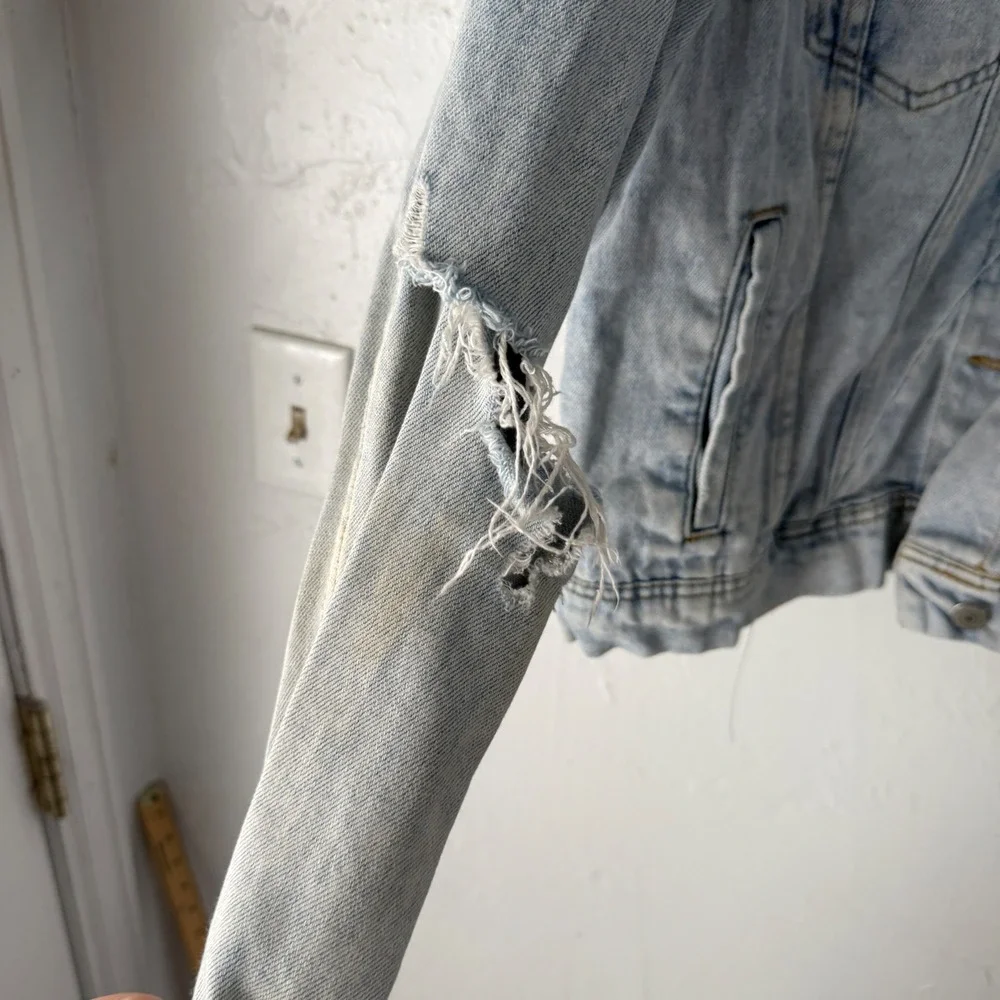 Free People Distressed Light Wash Denim Jacket Women's L‎ Boho Festival Western - Picture 4 of 10
